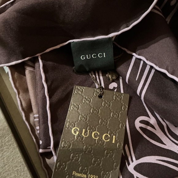 Gucci silk scarf - Picture 5 of 6